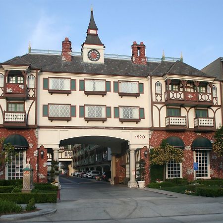 Anaheim Camelot Inn & Suites Esterno foto