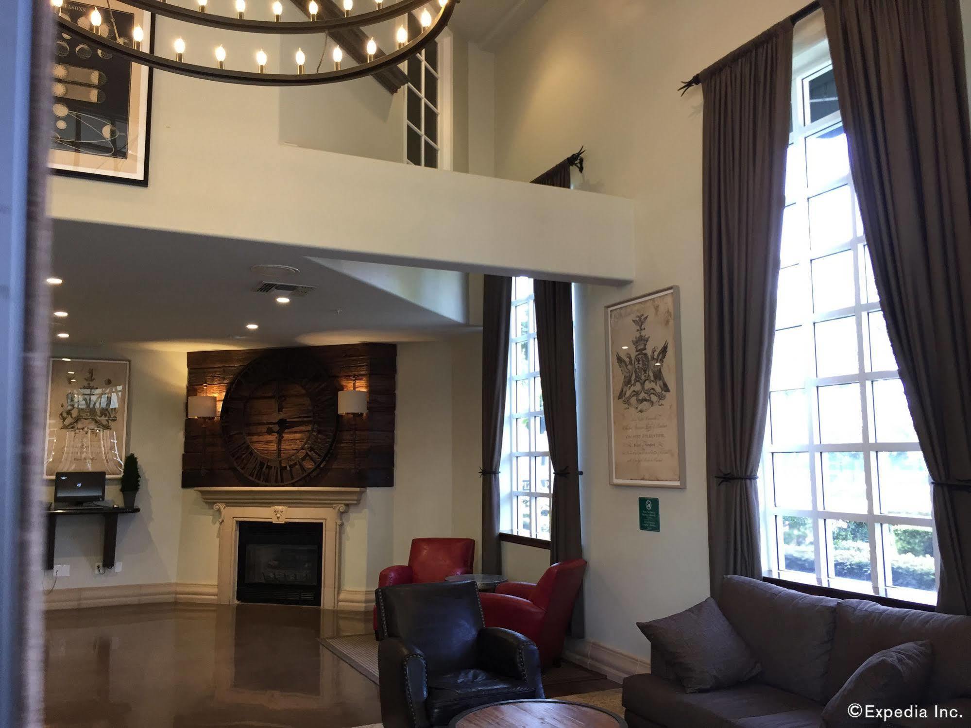 Anaheim Camelot Inn & Suites Esterno foto