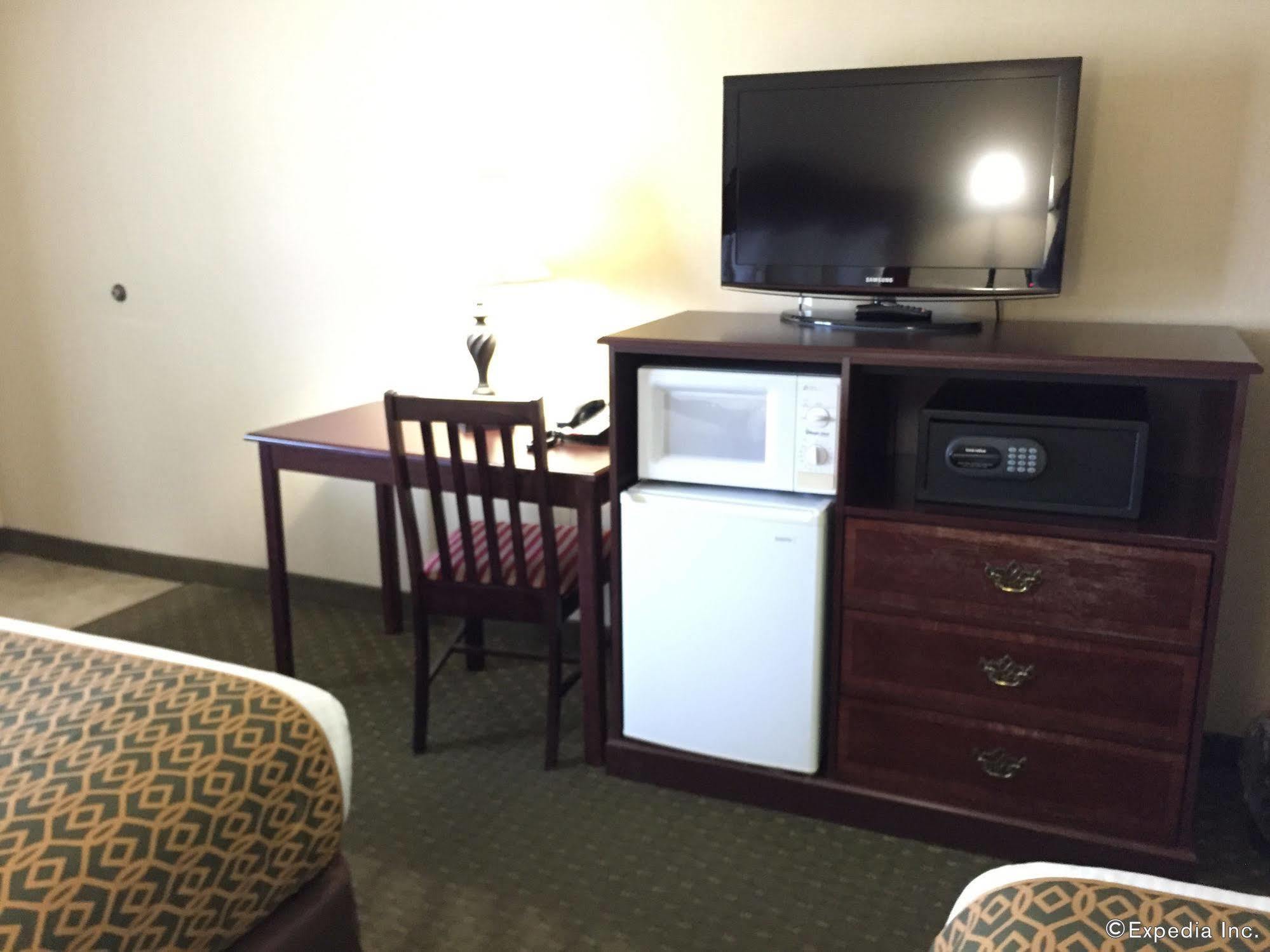 Anaheim Camelot Inn & Suites Esterno foto