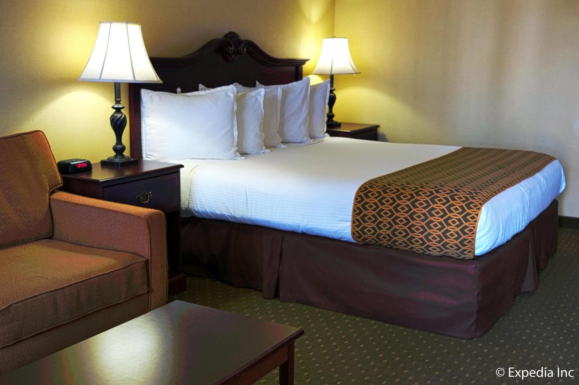 Anaheim Camelot Inn & Suites Esterno foto