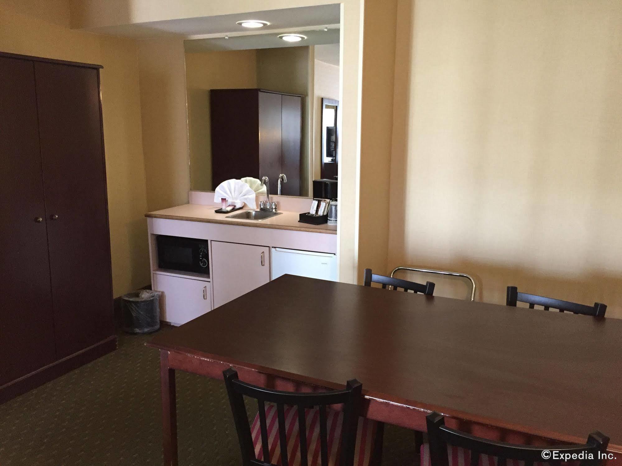 Anaheim Camelot Inn & Suites Esterno foto
