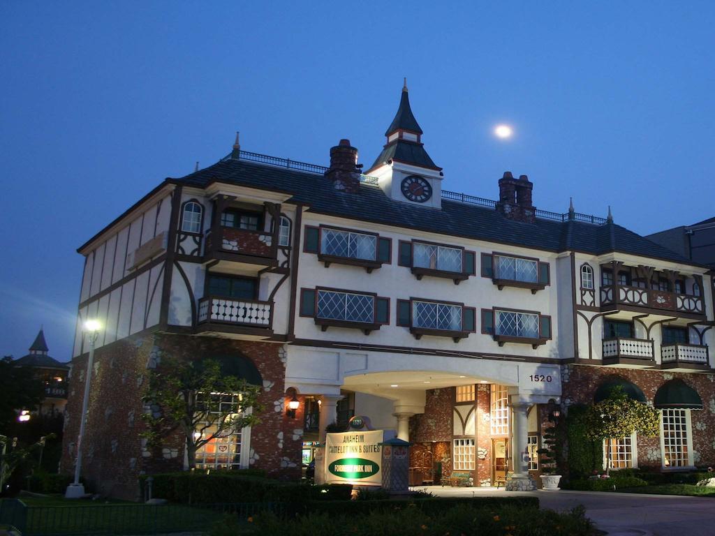 Anaheim Camelot Inn & Suites Esterno foto
