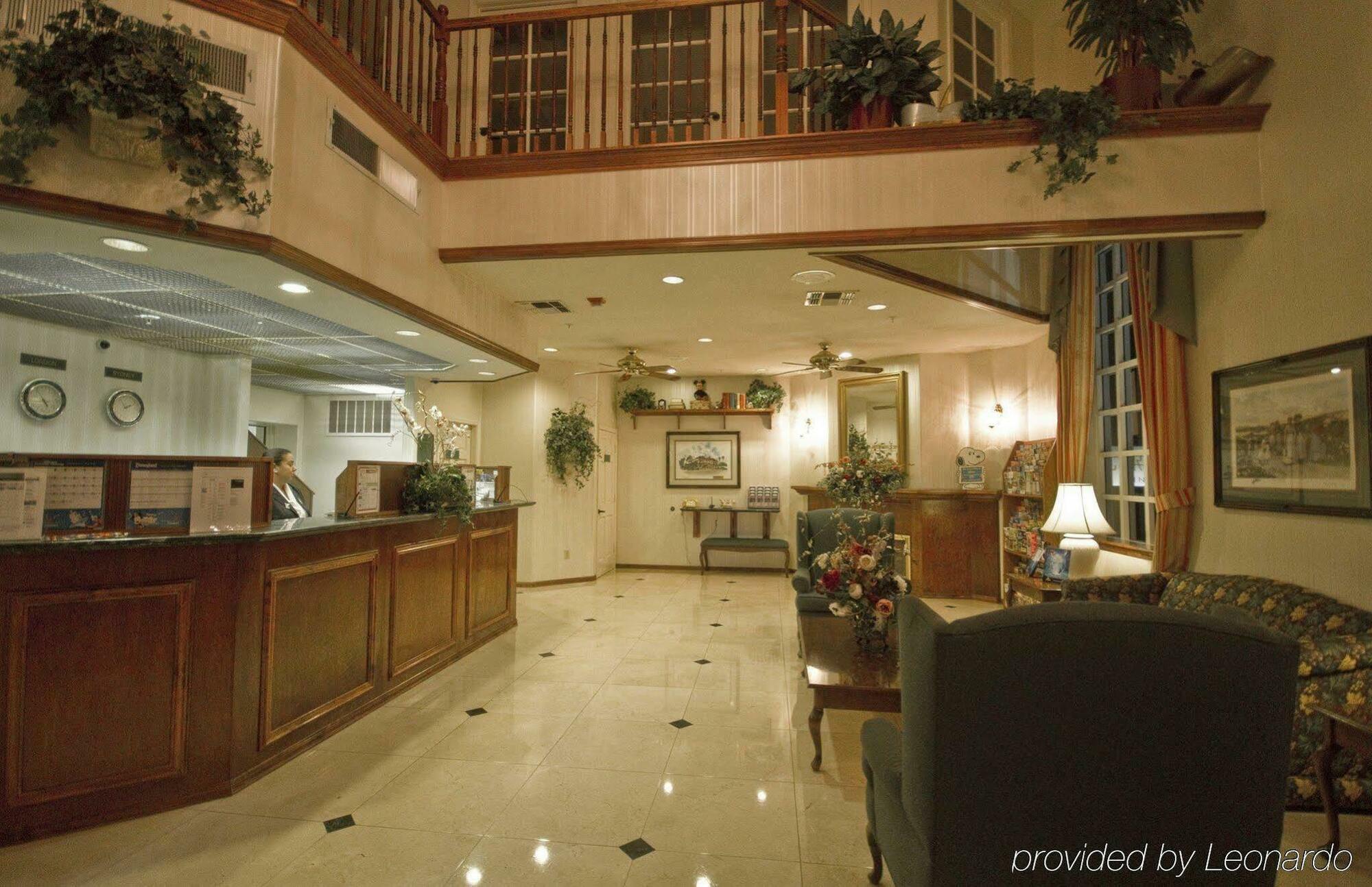 Anaheim Camelot Inn & Suites Interno foto